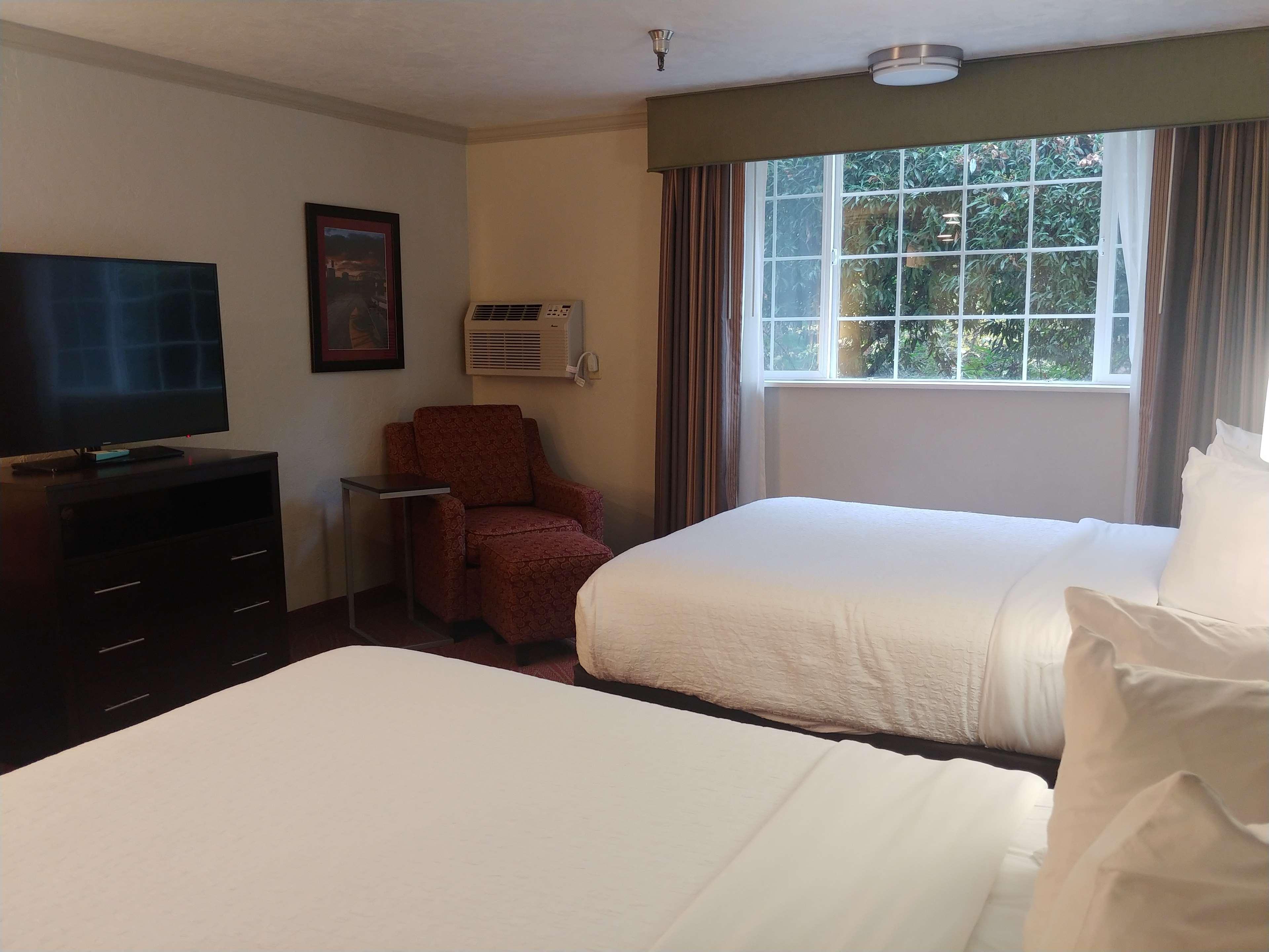 Best Western Plus Parkway Inn Уилсънвил Екстериор снимка