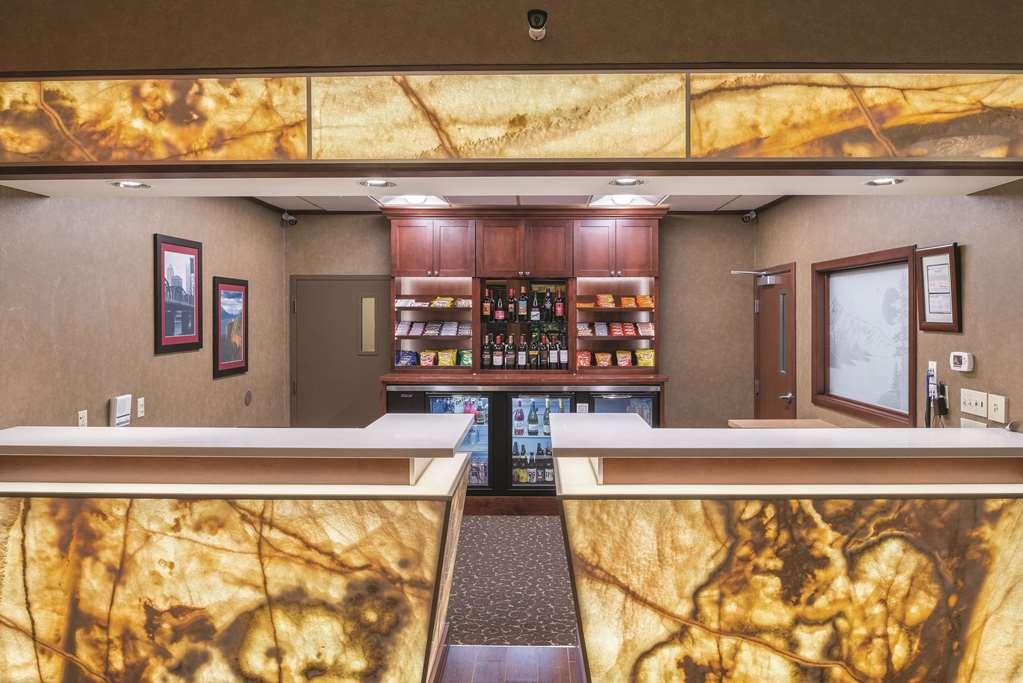 Best Western Plus Parkway Inn Уилсънвил Екстериор снимка