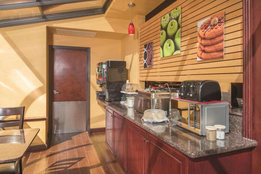 Best Western Plus Parkway Inn Уилсънвил Екстериор снимка