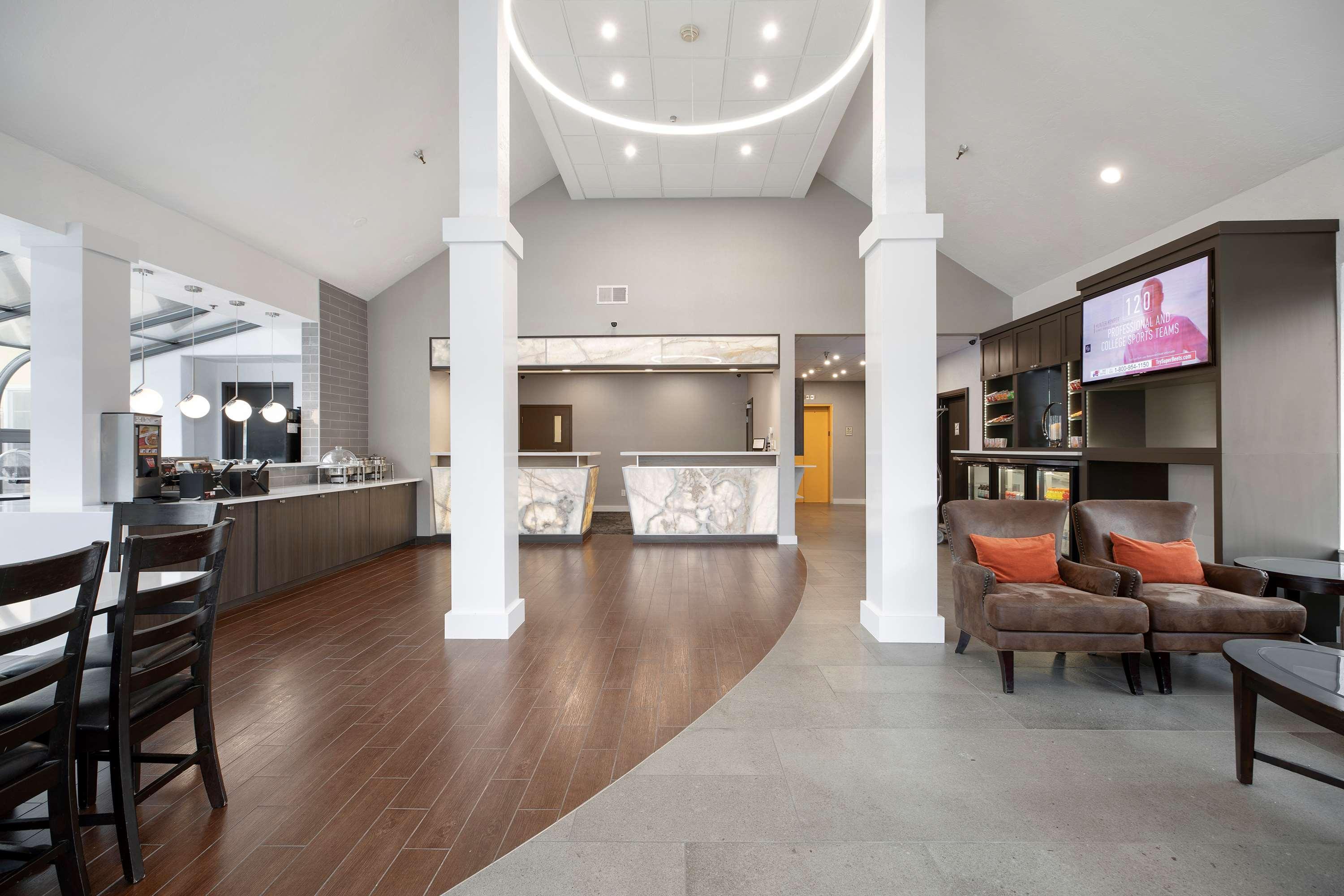 Best Western Plus Parkway Inn Уилсънвил Екстериор снимка