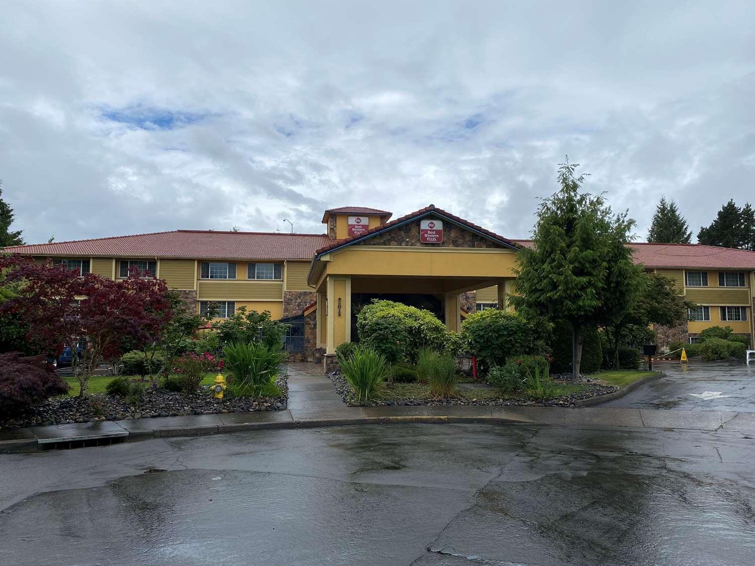 Best Western Plus Parkway Inn Уилсънвил Екстериор снимка