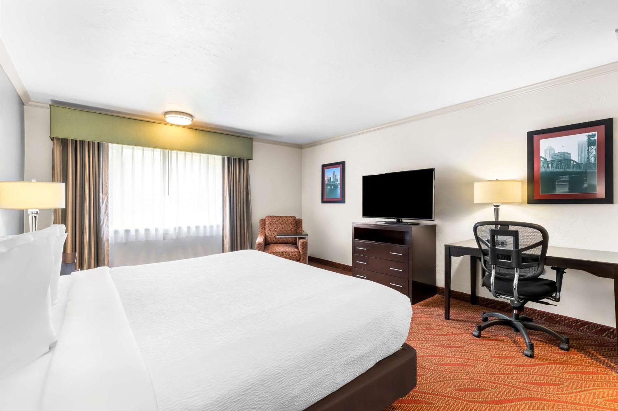 Best Western Plus Parkway Inn Уилсънвил Екстериор снимка