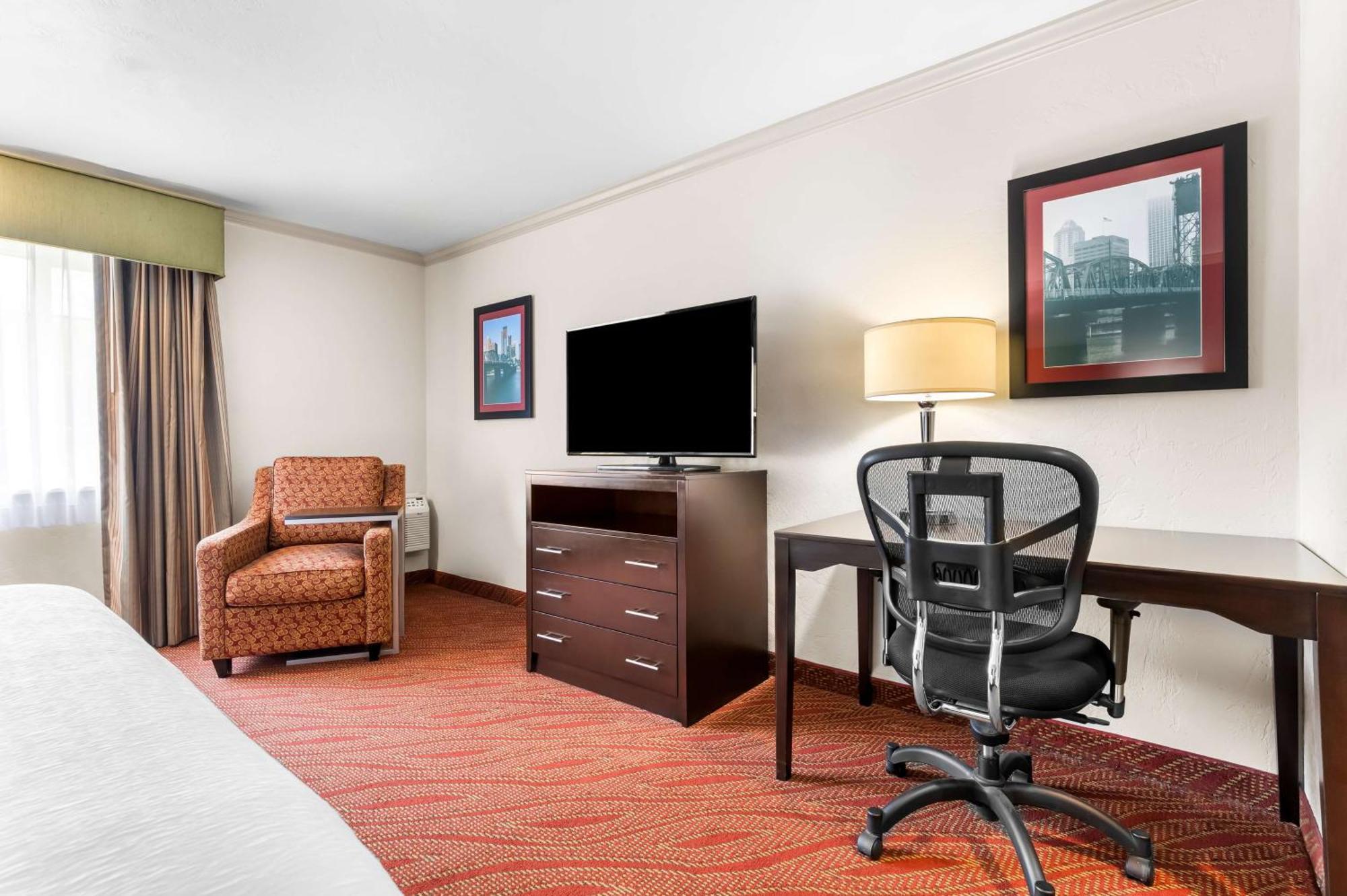 Best Western Plus Parkway Inn Уилсънвил Екстериор снимка